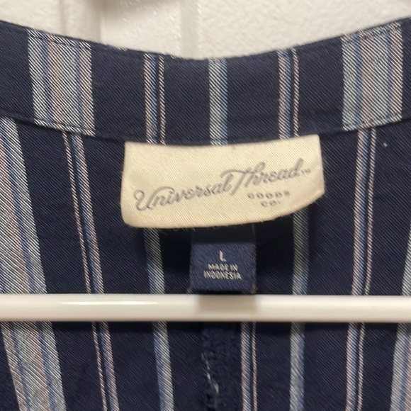 Universal Thread Square Tie Top - Picture 3 of 4